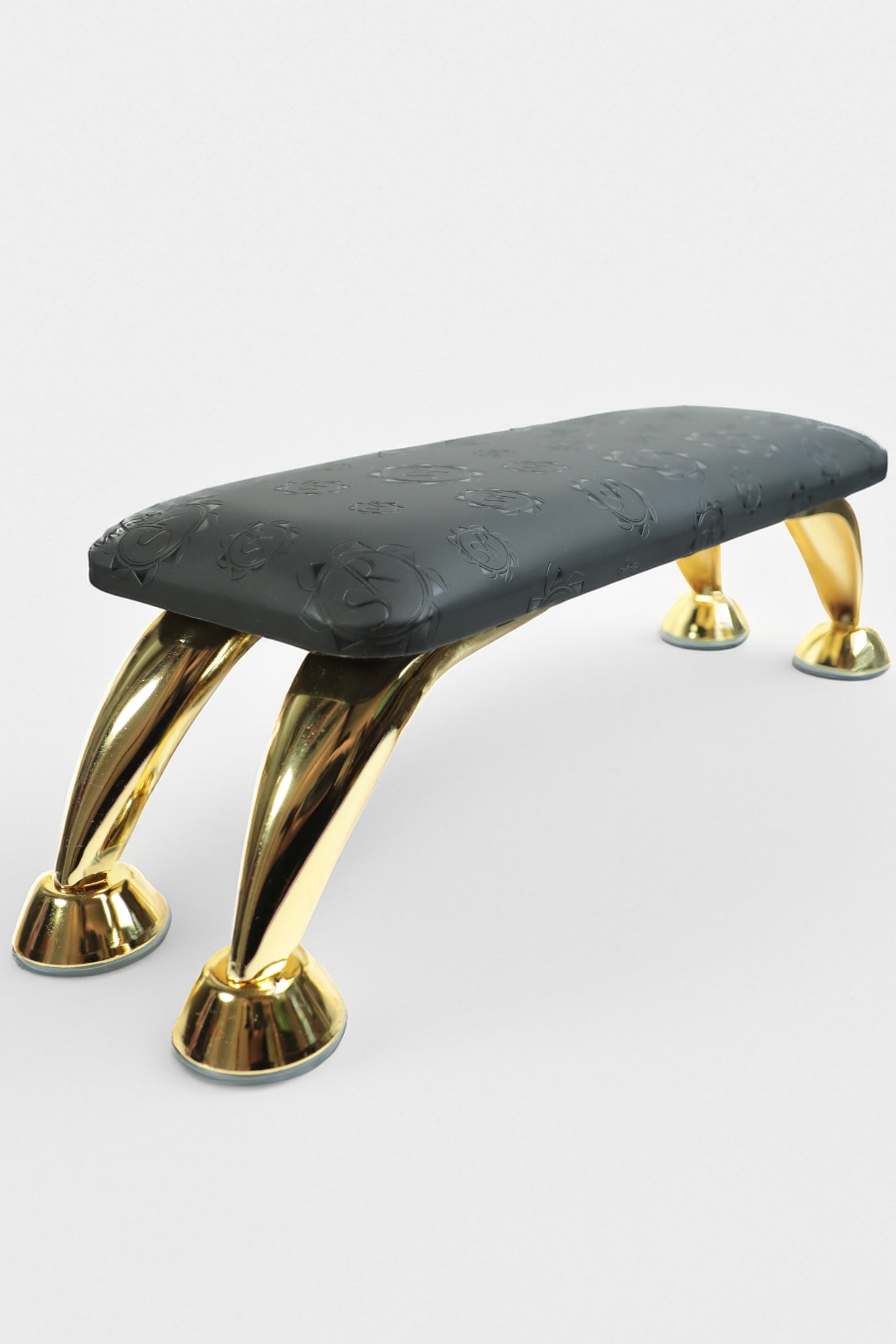 Arm rest black gold